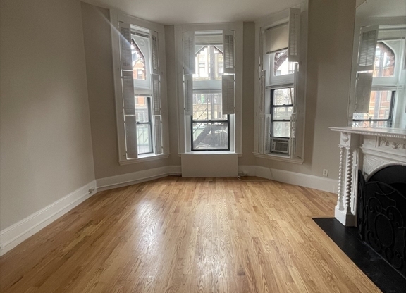 Studio, 1 bath, 350 sqft, $3,000, Unit 1L