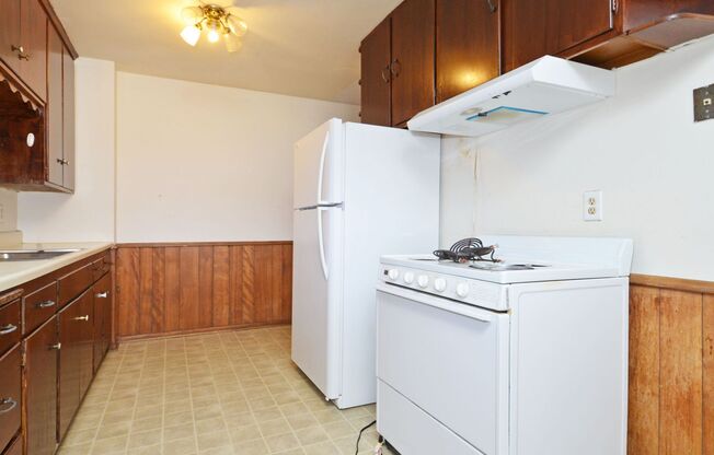 3 beds, 2 baths, $1,670, Unit 1530 Ivy Ave E