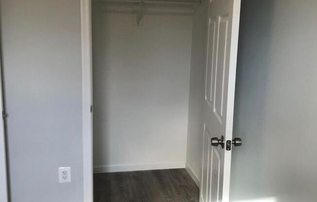 3 beds, 1 bath, $2,300