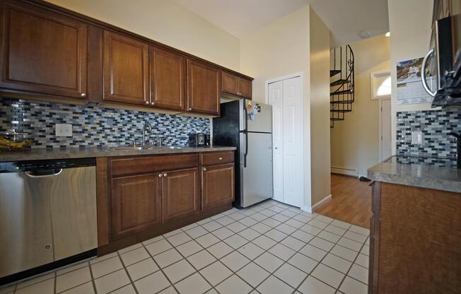 1 bed, 1 bath, 750 sqft, $1,395, Unit 1105-77