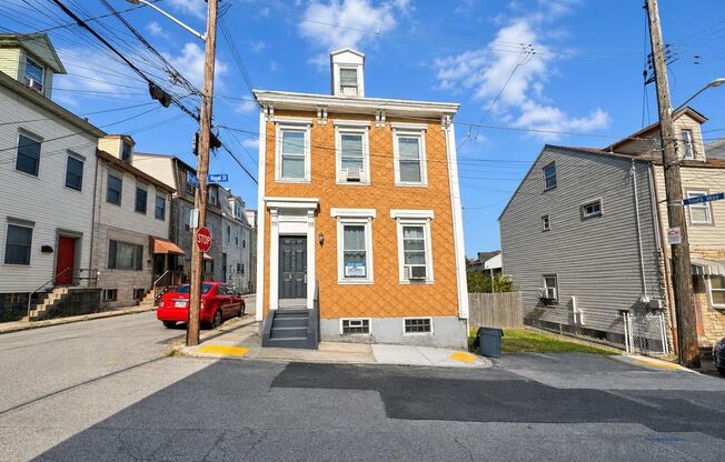 1822 Niggel Street (For Sale OA)