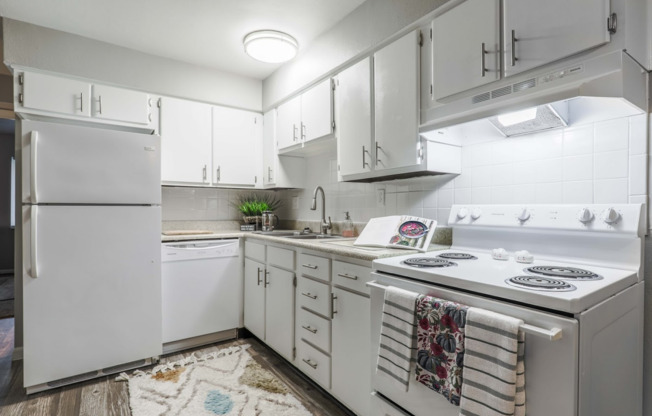 2 beds, 1.5 baths, 1,375 sqft, $1,300, Unit TH-39