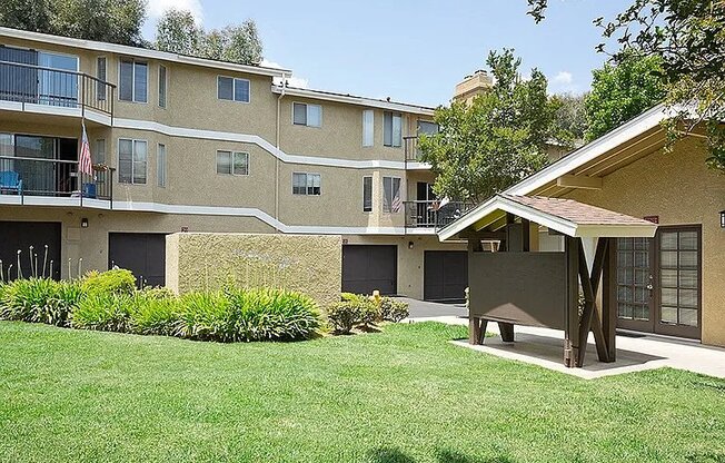200 W OLIVE AVE