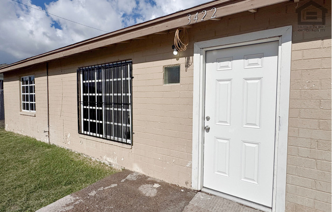 4Bed/2Bath House at McDowell Rd/32nd St! Ready for Immediate Move-In! – NO HOA!