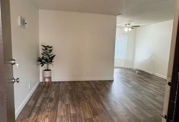 2 beds, 1 bath, 704 sqft, $1,995, Unit 202