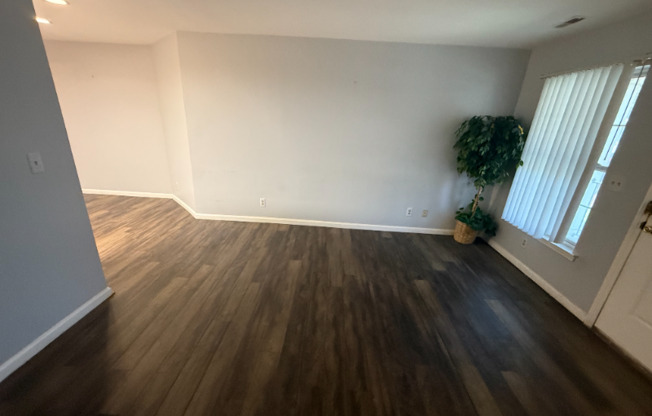 382 OCEAN AVE