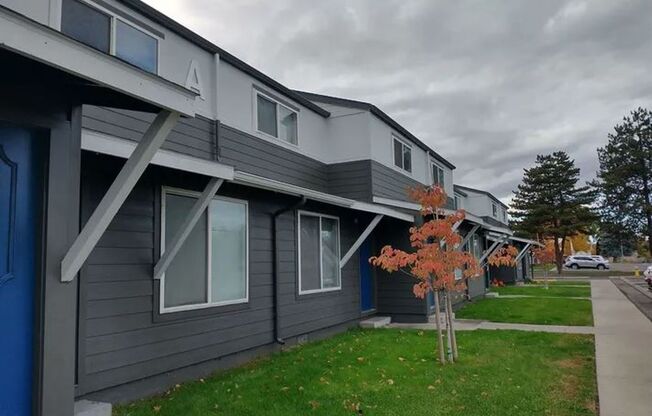 2 beds, 1.5 baths, 942 sqft, $1,325, Unit 4321B02