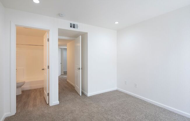 3 beds, 2 baths, 1,105 sqft, $3,495, Unit 239