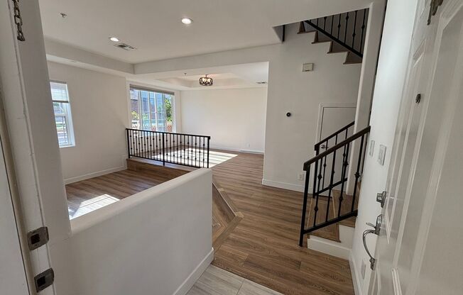 Remodeled 3 Bed 3 Bath Townhome for Rent in Glendale, CA