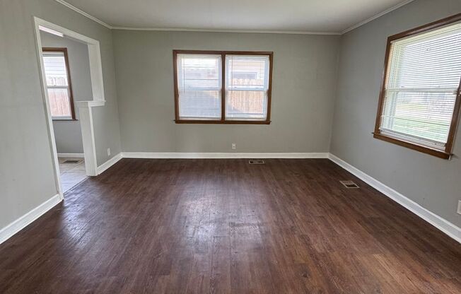 Two bedroom Ranch Style home in Lansing, IL AVAILABLE NOW !!