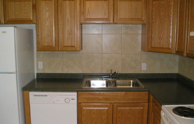 2 beds, 1.5 baths, $1,895, Unit Denver County