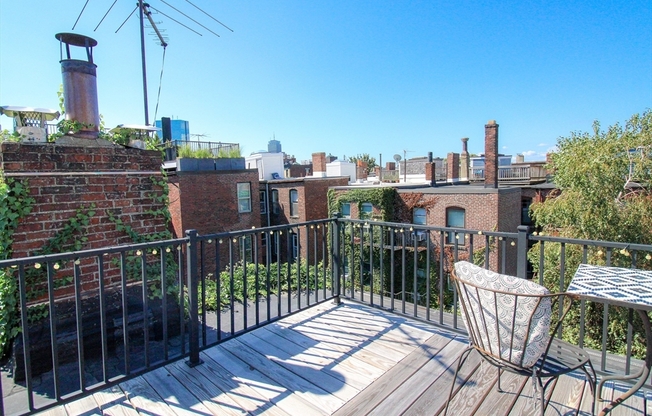 12 LINDALL PL