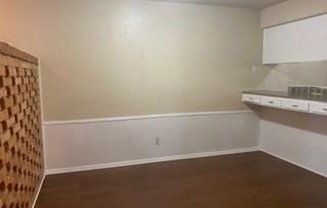 708-714 E  Pecan St