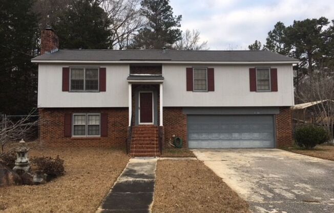 Charming 3 Bed / 2 Bath Available in Northport! Schedule your tour and Apply Today!