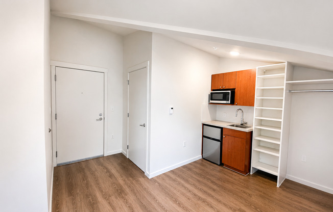 Studio, 1 bath, 175 sqft, $999, Unit 4503