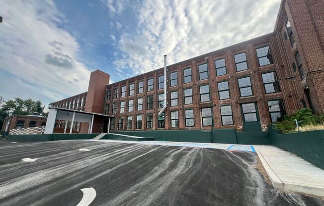 1 bed, 1 bath, 700 sqft, $1,525, Unit Unit 306 (Loft)