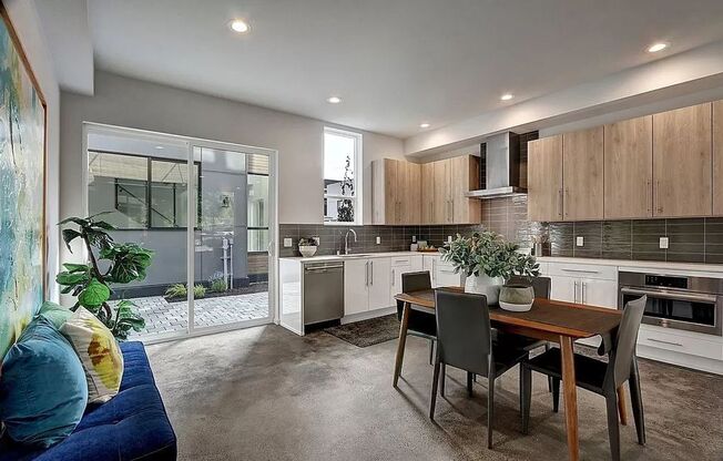 3bd/2ba Seattle Fourplex