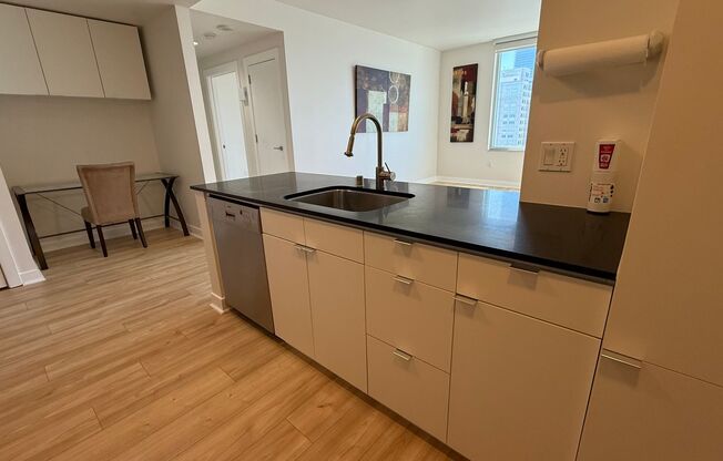 1 bed, 1 bath, $4,250, Unit # 21E
