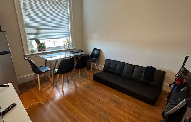 1 bed, 1 bath, 550 sqft, $2,340, Unit 44