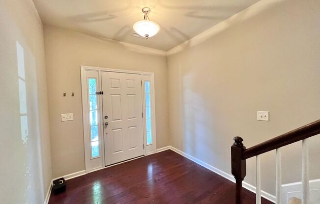 Excellent 4BD, 3.5BA Apex Townhome Near Downtown