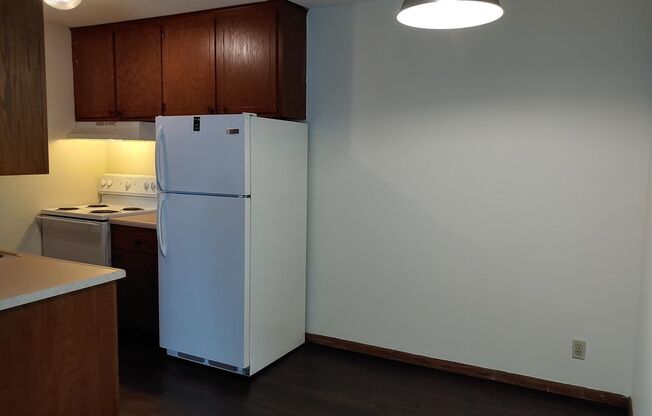 Studio, 1 bath, 425 sqft, $930, Unit 205