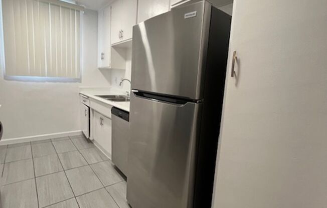 TARZANA 6170