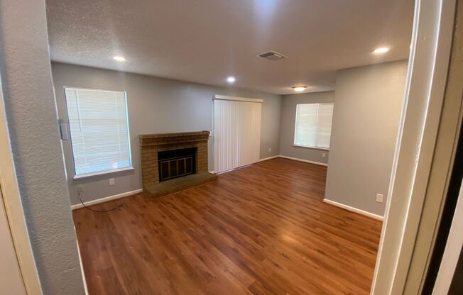 Great 2 bed 1 bath Condo in Hercules -- AVAILABLE NOW !!