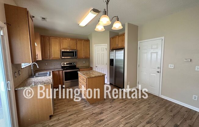 3 beds, 2.5 baths, $1,800