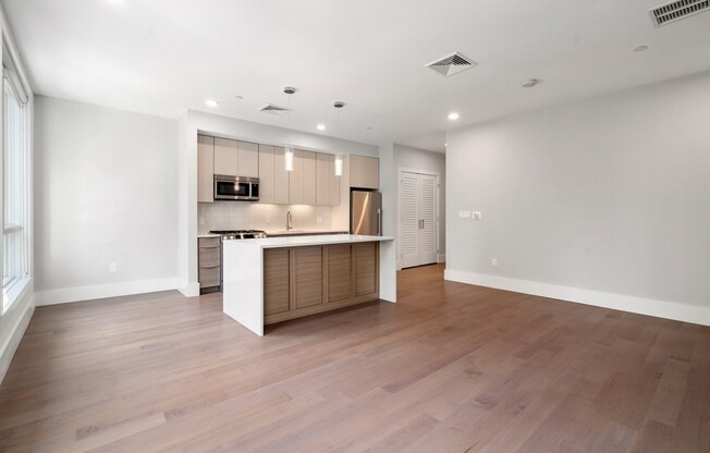 2 beds, 1 bath, 985 sqft, $3,400, Unit 305