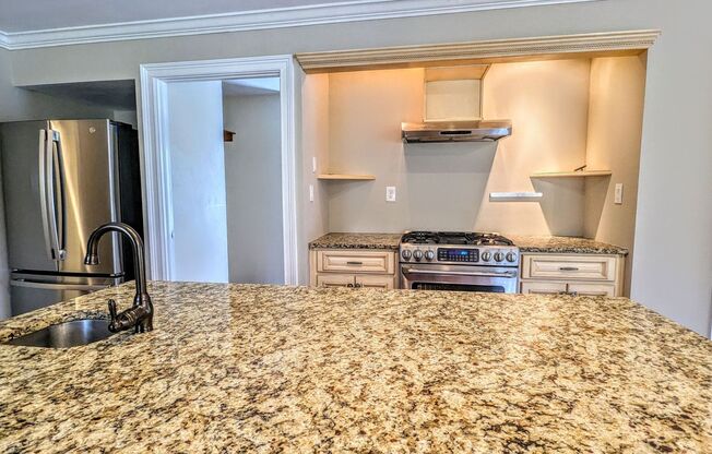 4 beds, 2.5 baths, $3,400