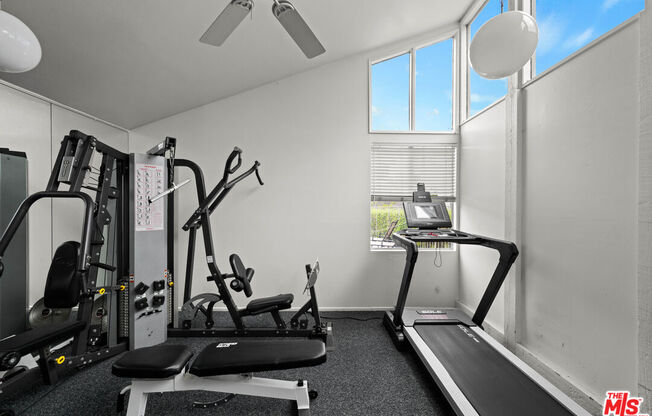 17088 PALISADES CIR