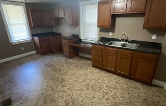 3 beds, 2 baths, $1,300