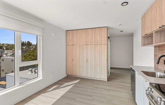 Studio, 1 bath, 362 sqft, $1,595, Unit 227