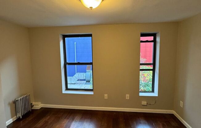 2 beds, 1 bath, $3,795, Unit 4L