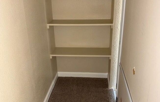 1 bed, 1 bath, 700 sqft, $1,720, Unit 217