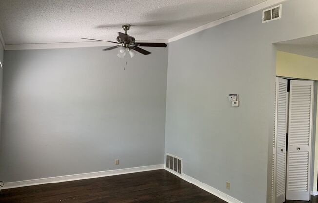 Now Available - 1-Bedroom Condo Near Medical Center with Gated Access & Covered Parking