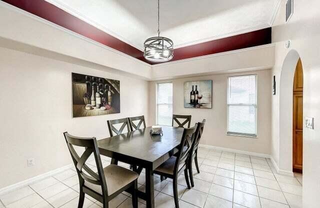 622 SE Portage Ave