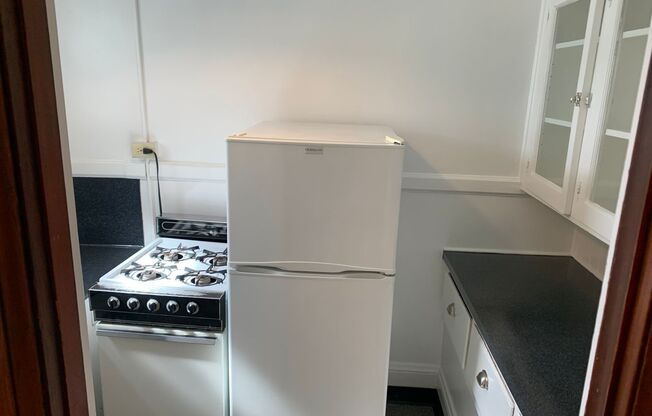 Studio, 1 bath, 375 sqft, $795, Unit 407