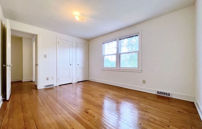 2 beds, 1 bath, 1,100 sqft, $995, Unit 822WB