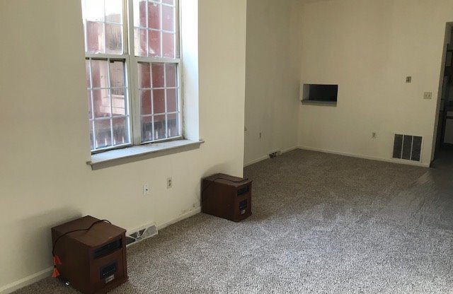 $1,250 Harrisburg 4 bedroom 2 full baths for rent