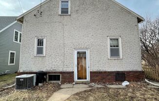 3 beds, 1 bath, $2,199