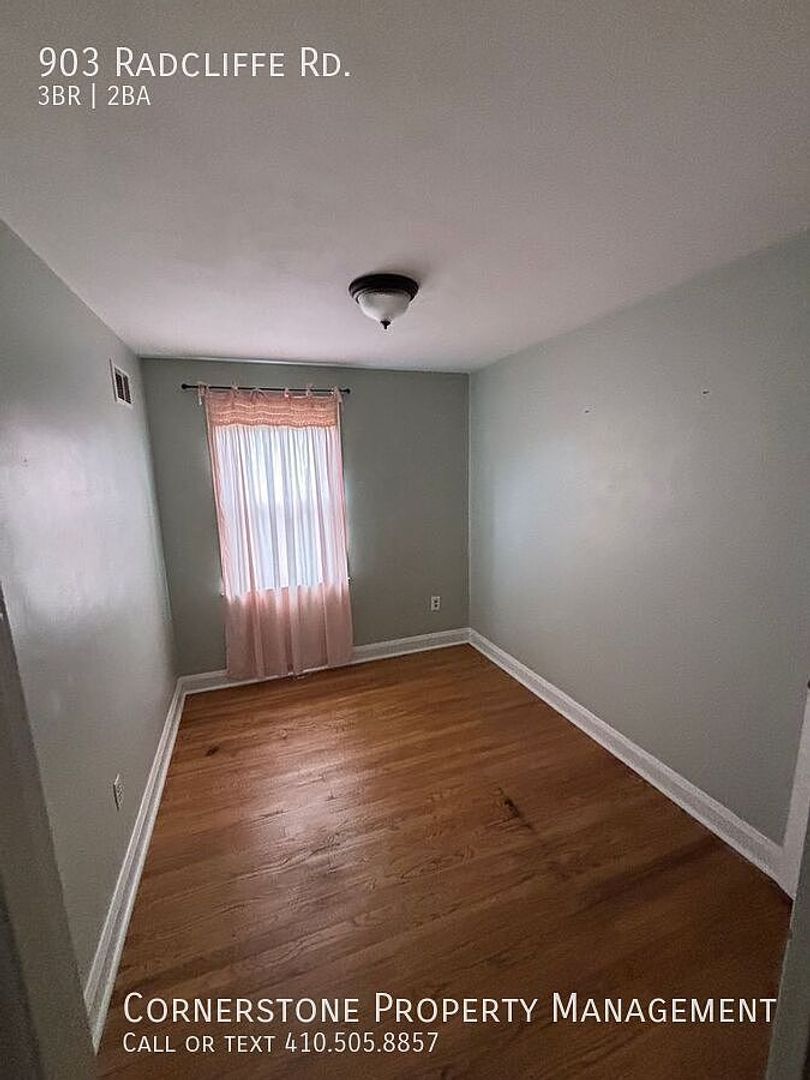 903 Radcliffe Rd