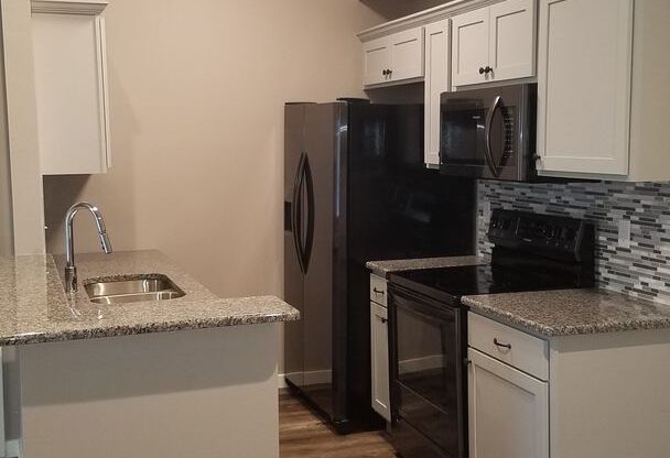 2 beds, 2 baths, $1,400