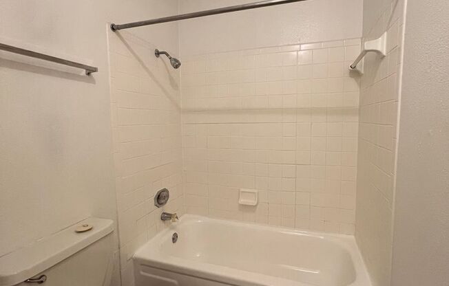 1 bed, 1 bath, 660 sqft, $1,000, Unit 108