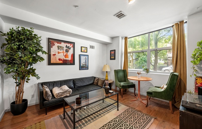 868 METROPOLITAN AVE