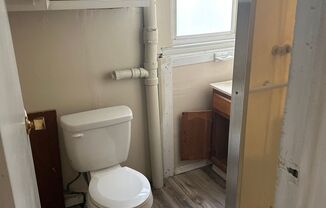 1 bed, 1 bath, $867, Unit 502 Eastchester St Unit 1