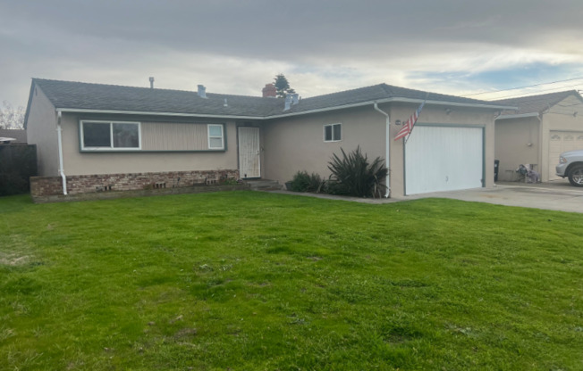 1740 ESCONDIDO