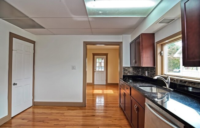 4 HILLSBORO ST