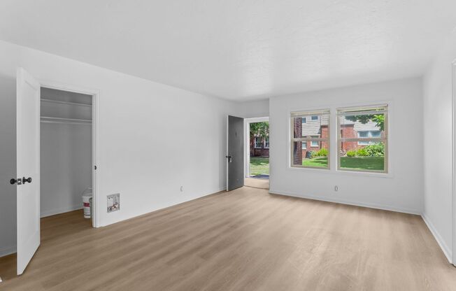 2 beds, 1 bath, 750 sqft, $1,660, Unit 2