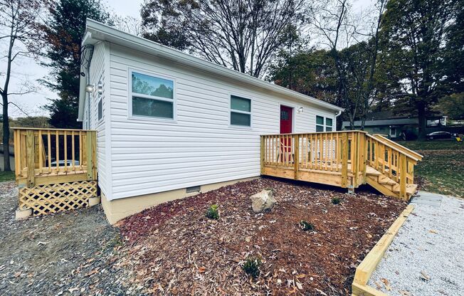 Newly Remodeled 2-Bedroom Home in West Asheville (Lawn Maintenance Included)